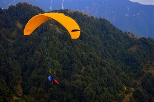 explore paragliding in dehradun